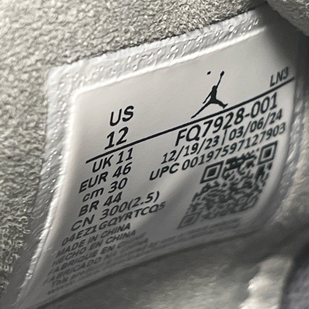 Air Jordan 4 Retro Grey - Picture 7 of 7